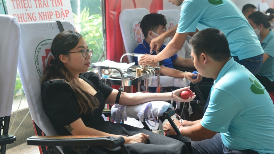 Largest blood donation festival collects 8,000 blood units